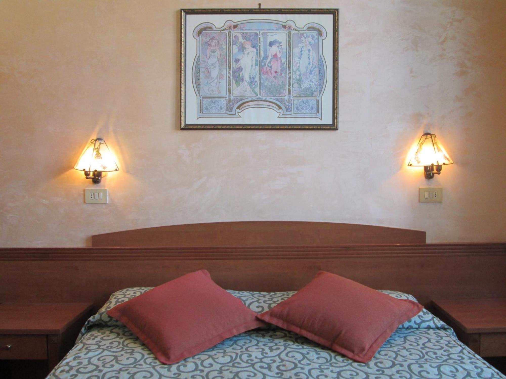 מרינה די מסה Hotel Italia מראה חיצוני תמונה